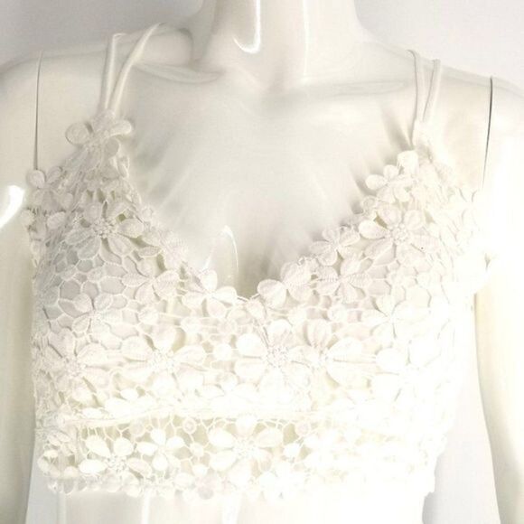 Demure White Lace Cropped Bralette Plus Size 1X-3X NEW - Picture 2 of 5